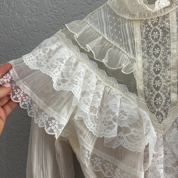 1970’s
Gunne Sax white lace dress - Picture 7 of 14